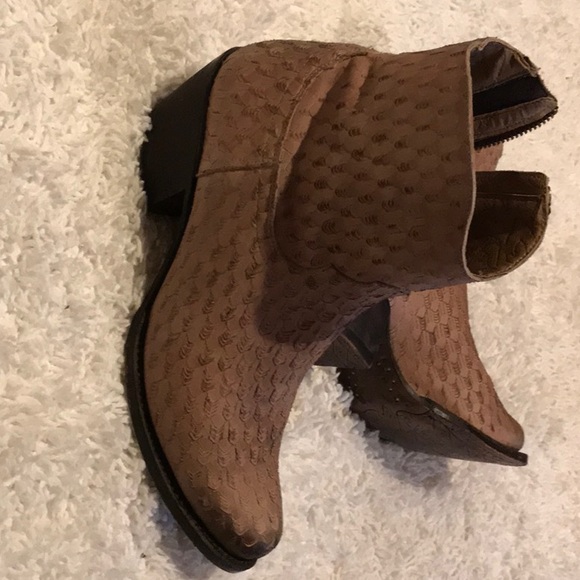 Handmade Tony Lama all leather boots. Never worn. Great versatile Taupe Brown. - Picture 1 of 9